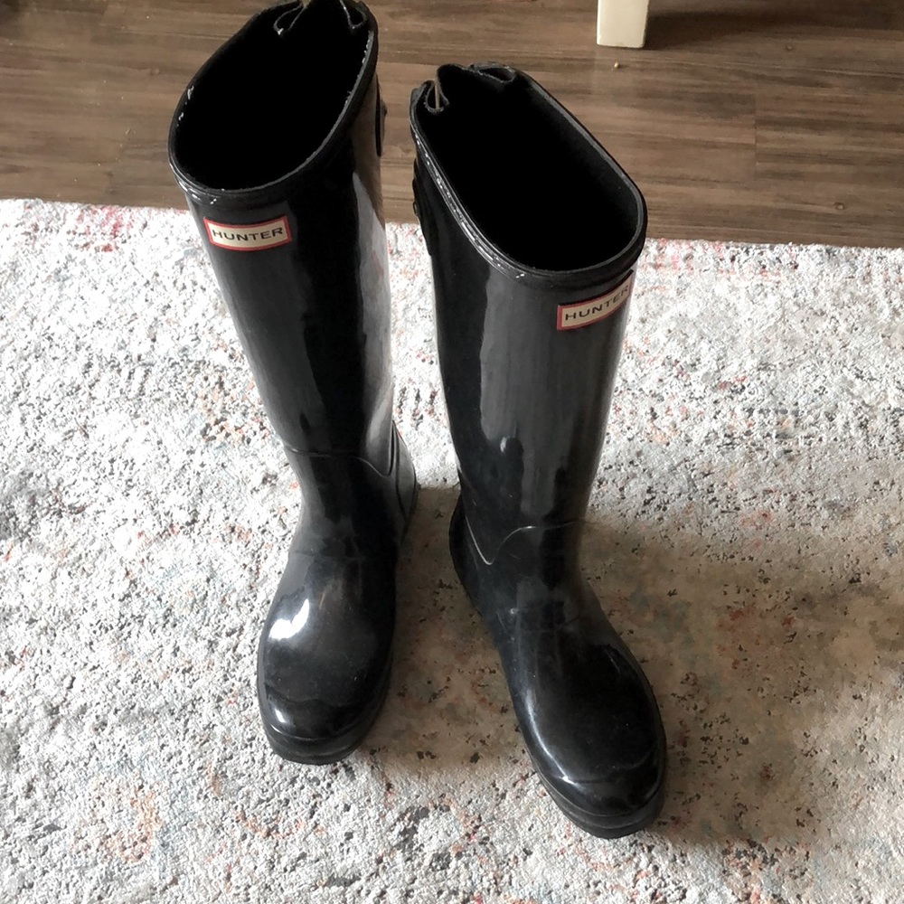 Tall Black Gloss Adjustable Boot